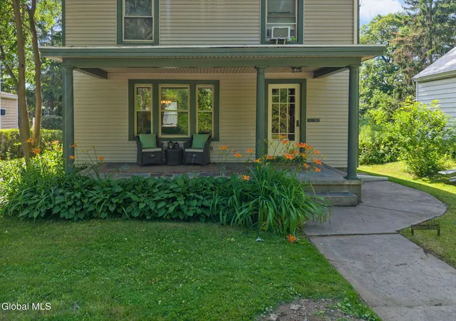 Homes for sale in Niskayuna, NY | 1045 Balltown Rd, Niskayuna, NY 12309 | MLS# 202620500
