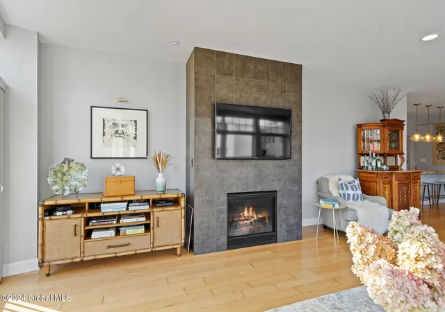 5th image of 17 Chapel St, Albany, NY 12210