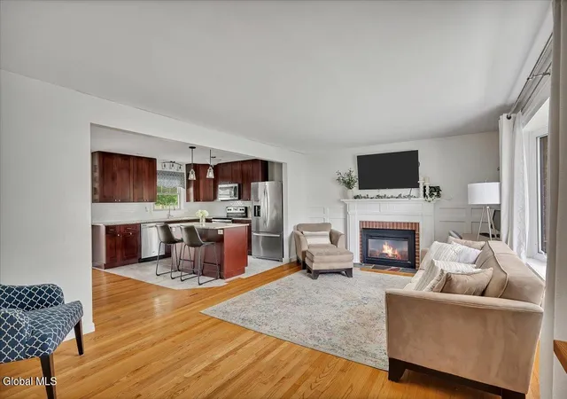 Homes for sale in Niskayuna, NY | 1930 Clifton Park Rd, Niskayuna, NY 12309 | MLS# 202619846
