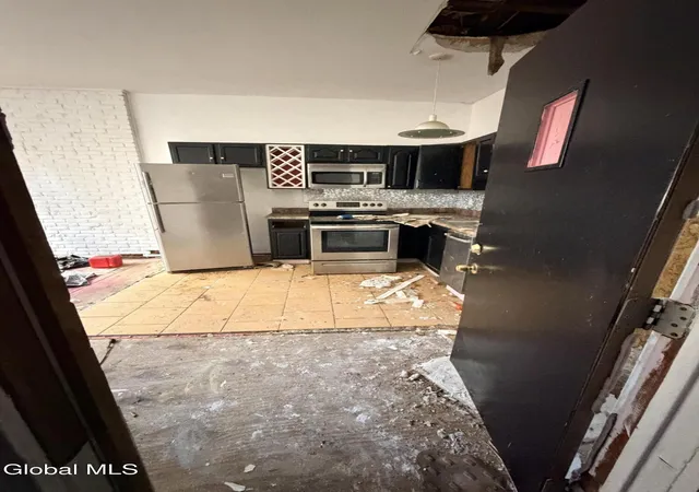 Photo 3 of House for sale at 13 Lexington Ave, Albany, NY 12206 | MLS# 202619823 | Listing updated on 2026-09-04