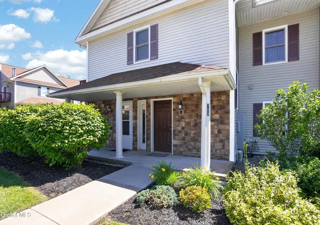 Homes for sale in Niskayuna, NY | 1200 Hillside Avenue, Niskayuna, NY 12309 | Houzeo