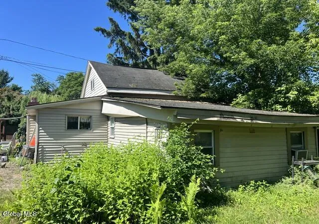 Homes for sale in Troy, NY | 323 Oakhurst St, Troy, NY 12182 | MLS# 202619821