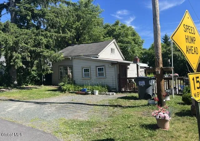 Homes for sale in Troy, NY | 323 Oakhurst St, Troy, NY 12182 | MLS# 202619821