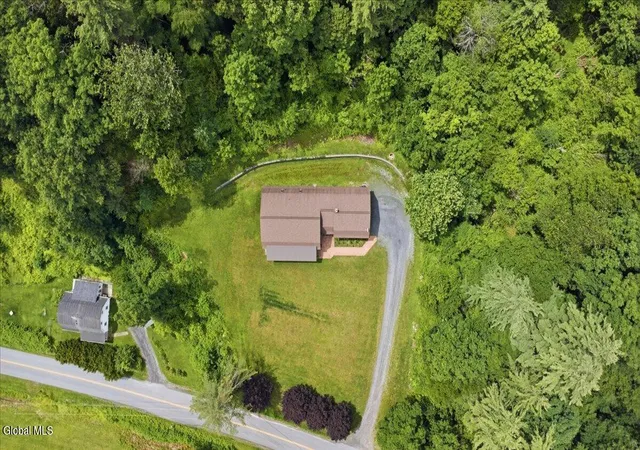 Homes for sale in Hoosick, NY | 170 Ball St Ext, Hoosick, NY 12090 | MLS# 202620391
