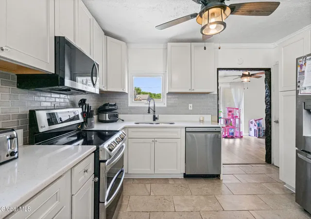 Photo 3 of Single family home for sale at 3037 Cox Ave, Schenectady, NY 12306 | MLS# 202619871 | Listing updated on 2026-09-18