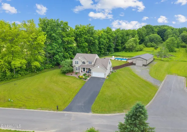 Homes for sale in Schroeppel, NY | 7 Oneida View Dr, Schroeppel, NY 13132 | MLS# 202619906