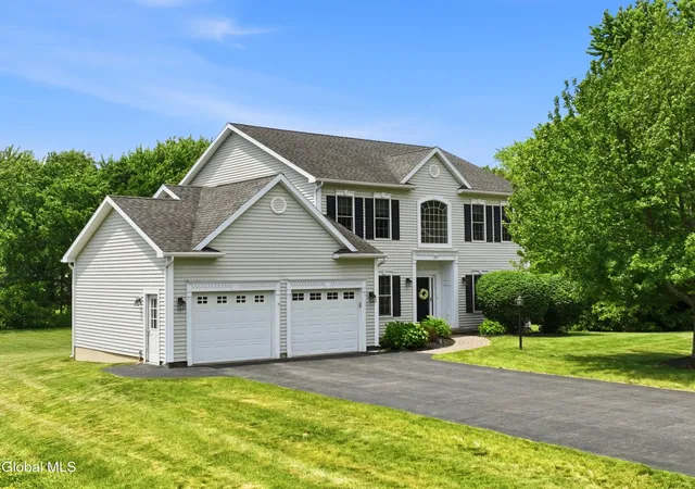2nd image of 29 Heritage Ct, Cohoes, NY 12047 | MLS# 202619896