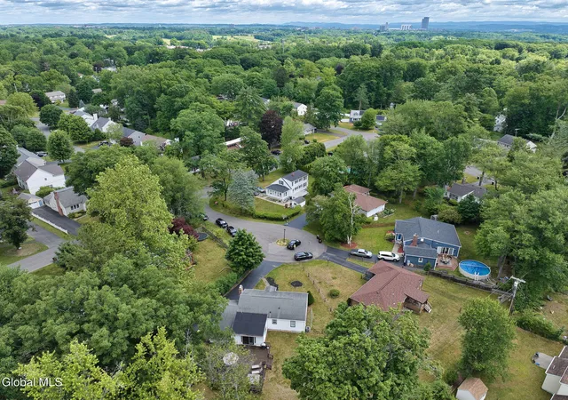 28th image of 1 Hawley Ct, Bethlehem, NY 12054 | MLS# 202620311