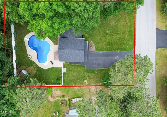 Photo 3 of Sale Pending at 33 Wineberry Ln, Ballston Spa, NY 12020 | MLS# 202620667 | Listing updated on 2026-07-07