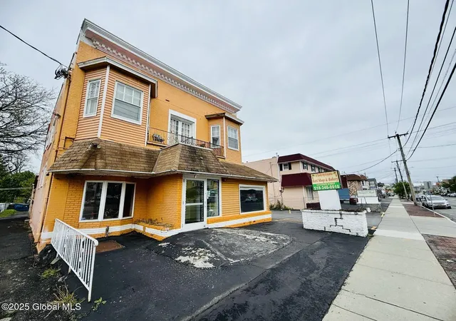 Homes for sale in Schenectady, NY | 1414 N State St, Schenectady, NY 12304 | MLS# 202619977