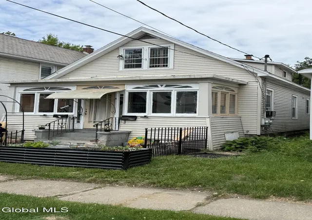 Homes for sale in Scotia, NY | 232 3rd St, Scotia, NY 12302 | MLS# 202620008