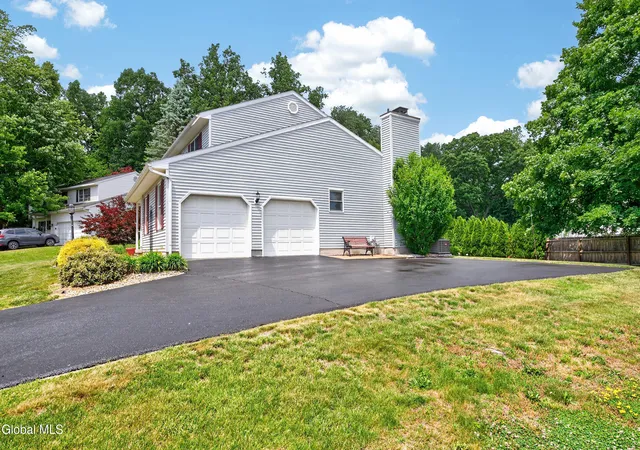 5th image of 44 Mallard Rd, Bethlehem, NY 12077 | MLS# 202620238