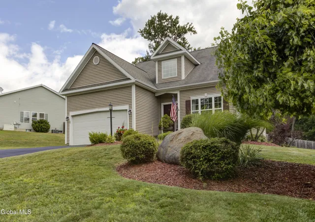 2nd image of 41 Glenview Dr, Schenectady, NY 12302 | MLS# 202620401