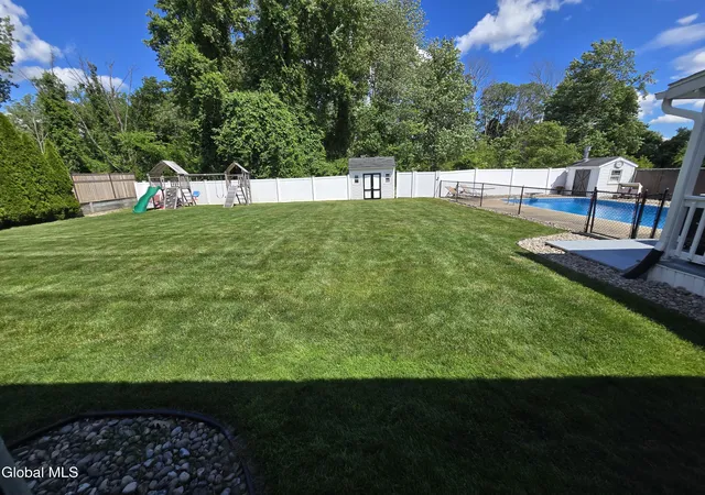 42nd image of 1016 Gates Dr, Rotterdam, NY 12306 | MLS# 202620216