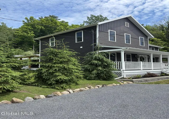Photo 3 of Single family home for sale at 204 Luther Rd, East Greenbush, NY 12061 | MLS# 202620543 | Listing updated on 2026-08-27