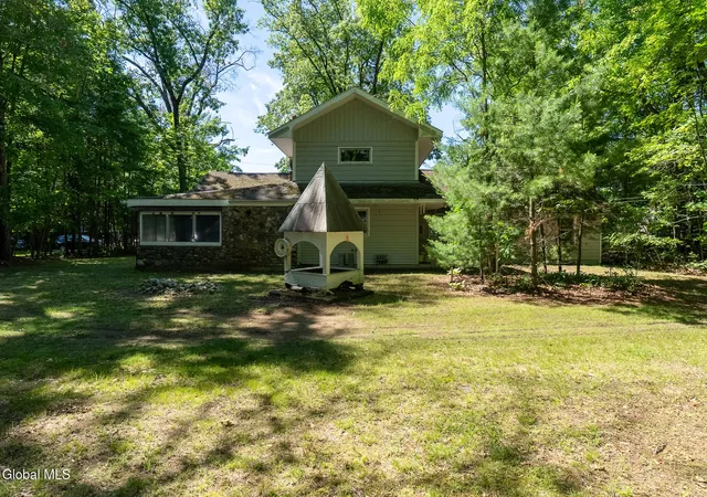 Photo 3 of Single family home for sale at 323 Emmett St, Ballston Spa, NY 12020 | MLS# 202620236 | Listing updated on 2026-07-26