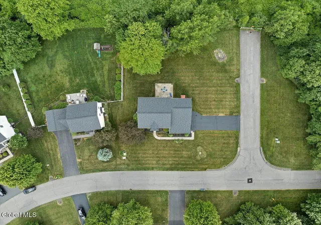 55th image of 31 Ivywood Dr, Bethlehem, NY 12158 | MLS# 202620419