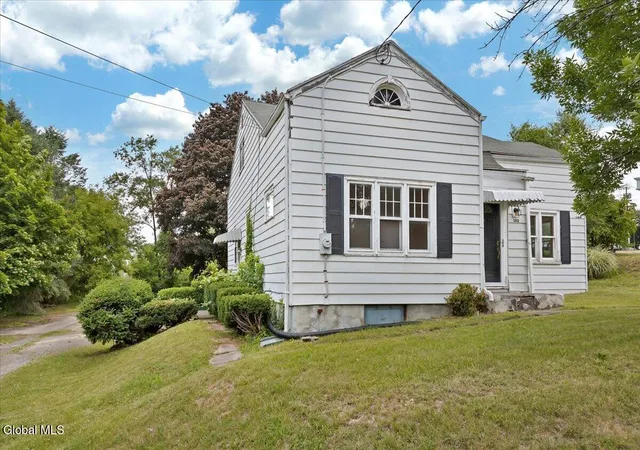 2nd image of 140 Everett Rd, Colonie, NY 12205 | MLS# 202620265