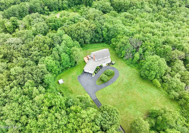 Homes for sale in Brunswick, NY | 119 Menemsha Ln, Brunswick, NY 12198 | MLS# 202621240