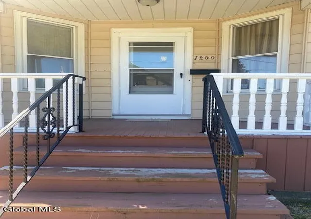4th image of 1209 3Rd Ave, Schenectady, NY 12303 | MLS# 202620468