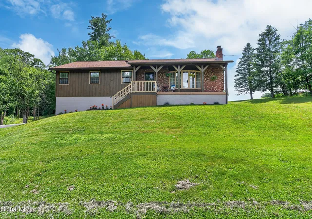 Photo 1 of Sale Pending at 337 Quackenbush Rd, Schenectady, NY 12306 | MLS# 202620974 | Listing updated on 2026-09-06