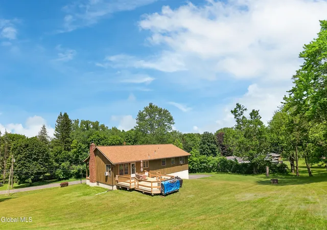 Photo 3 of Sale Pending at 337 Quackenbush Rd, Schenectady, NY 12306 | MLS# 202620974 | Listing updated on 2026-09-06