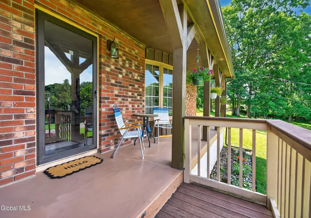 Photo 4 of Sale Pending at 337 Quackenbush Rd, Schenectady, NY 12306 | MLS# 202620974 | Listing updated on 2026-09-06