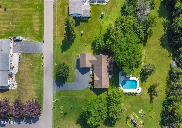 2nd image of 7 James Dr, Waterford, NY 12188 | MLS# 202621362