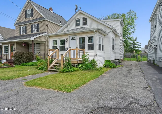 2nd image of 2726 Denver Ave, Rotterdam, NY 12306 | MLS# 202620493