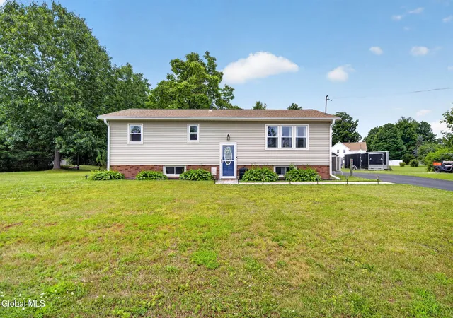 Homes for sale in Kinderhook, NY | 28 Lakeview Dr, Kinderhook, NY 12106 | MLS# 202621060