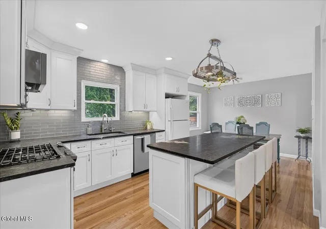 4th image of 6 Bunker Hill Dr, Saratoga Springs, NY 12866 | MLS# 202621117