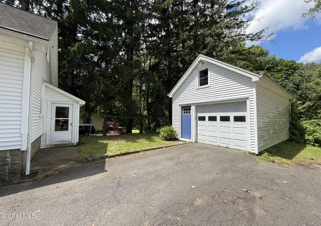 Photo 3 of Single family home for sale at 34 Hamilton St, Guilderland, NY 12084 | MLS# 202620387 | Listing updated on 2026-09-16