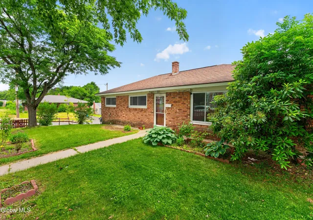Photo 2 of Single family home for sale at 37 Marwill St, Albany, NY 12209 | MLS# 202620423 | Listing updated on 2026-08-31