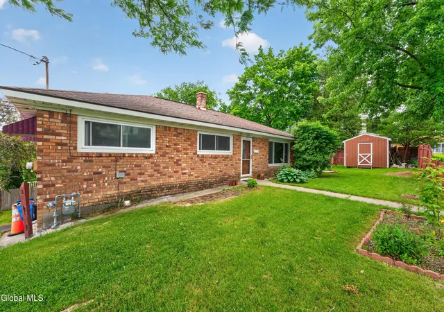 Photo 3 of Single family home for sale at 37 Marwill St, Albany, NY 12209 | MLS# 202620423 | Listing updated on 2026-08-31