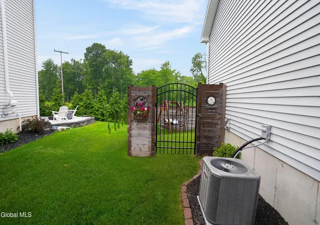 46th image of 16 Joshua Pl, Glenmont, NY 12077 | MLS# 202620661