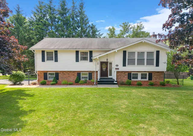 Homes for sale in Cobleskill, NY | 141 Parkway Dr, Cobleskill, NY 12043 | MLS# 202620919