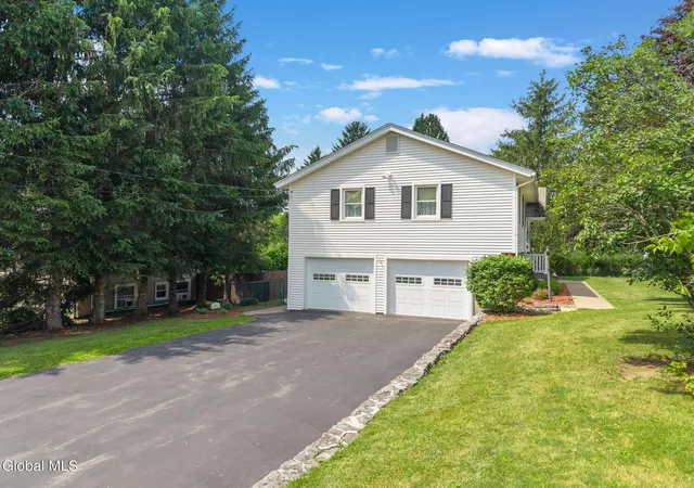 Homes for sale in Cobleskill, NY | 141 Parkway Dr, Cobleskill, NY 12043 | MLS# 202620919