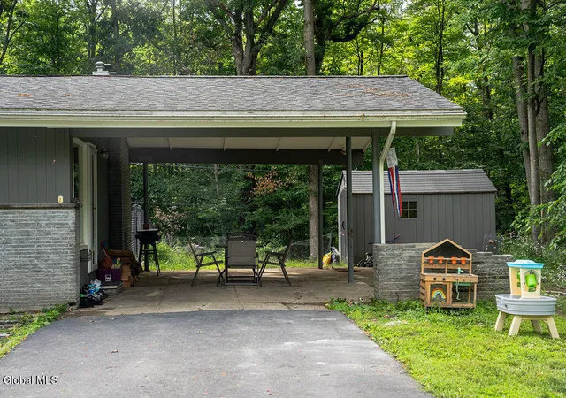 5th image of 18 W Skyview Dr, Cohoes, NY 12047 | MLS# 202620561