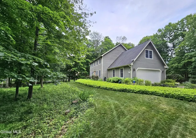 Photo 3 of Sale Pending at 7 Pond Holw Rd, Averill Park, NY 12018 | MLS# 202620681 | Listing updated on 2026-07-16