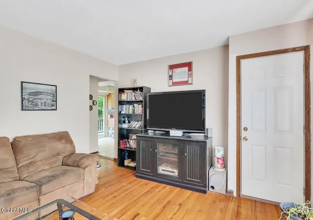 Listing Photo 4 - Condo for sale in building located at 162 Consaul Rd, Albany, NY 12205