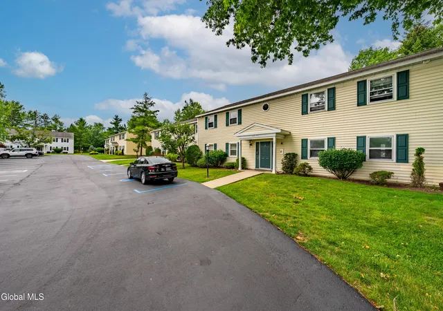 24th image of 192 Cedarview Ln, Colonie, NY 12189 | MLS# 202620529