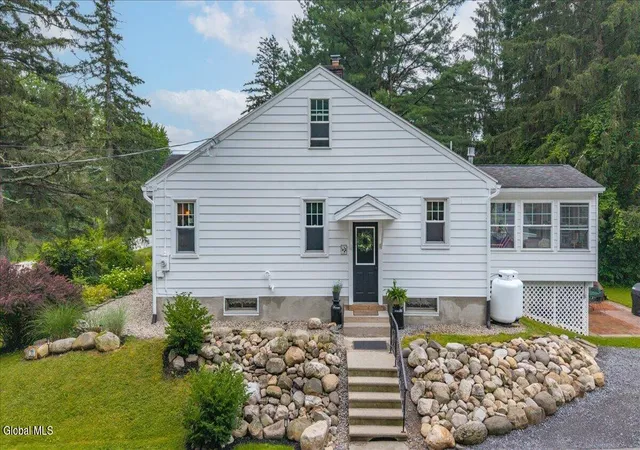 4th image of 723 Swaggertown Rd, Schenectady, NY 12302 | MLS# 202620633