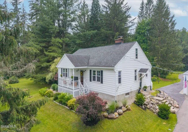 5th image of 723 Swaggertown Rd, Schenectady, NY 12302 | MLS# 202620633