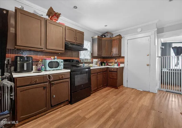 4th image of 912-914 Cutler St, Schenectady, NY 12303 | MLS# 202620759