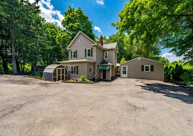 Homes for sale in Niskayuna, NY | 1117 Balltown Rd, Niskayuna, NY 12309 | MLS# 202620725