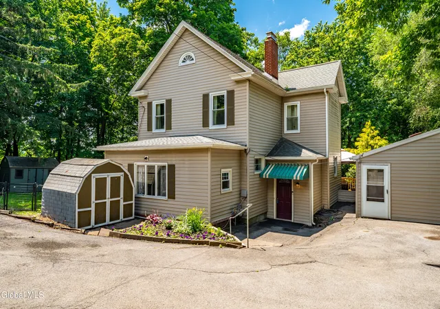 Homes for sale in Niskayuna, NY | 1117 Balltown Rd, Niskayuna, NY 12309 | MLS# 202620725
