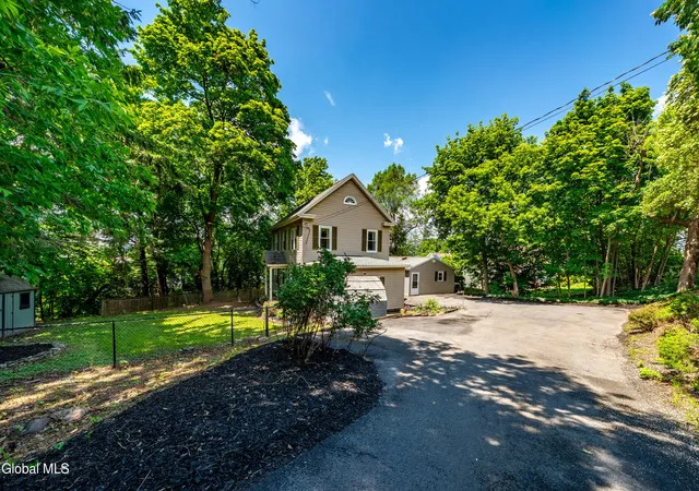 Homes for sale in Niskayuna, NY | 1117 Balltown Rd, Niskayuna, NY 12309 | MLS# 202620725