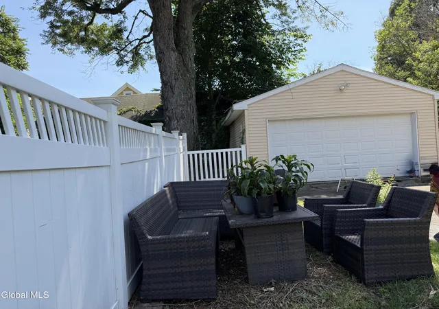 Listing Photo 4 - Condo for sale in building located at 18 Smt Ave, Troy, NY 10573