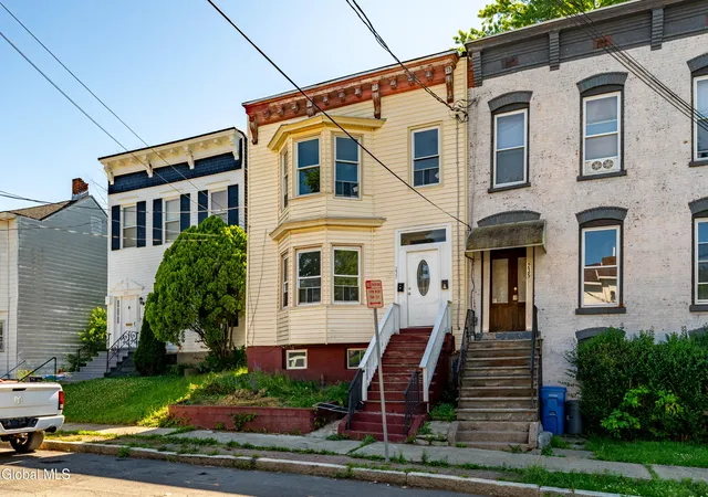 2nd image of 233 S Swan St, Albany, NY 12202 | MLS# 202620639