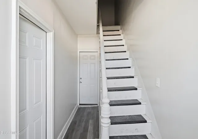 3rd image of 233 S Swan St, Albany, NY 12202 | MLS# 202620639